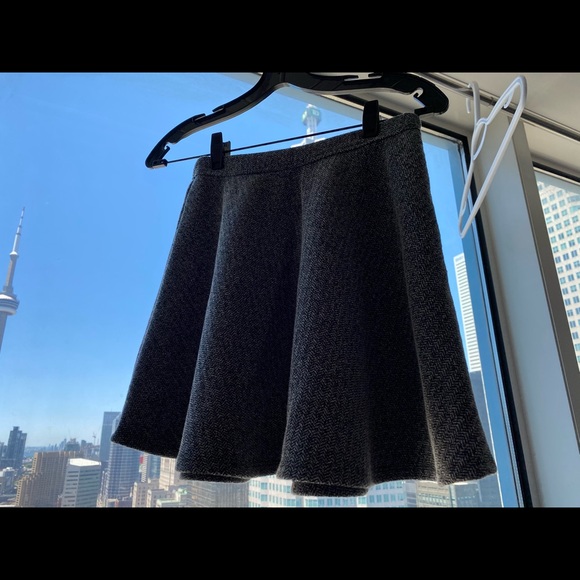 A&F Skirt - Picture 2 of 3